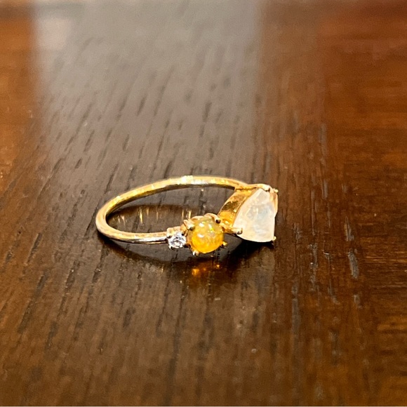 Gold Cluster Ring - Picture 3 of 3